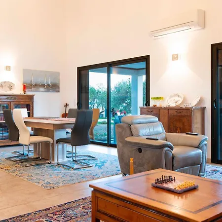 Helychrisa Bed & Breakfast