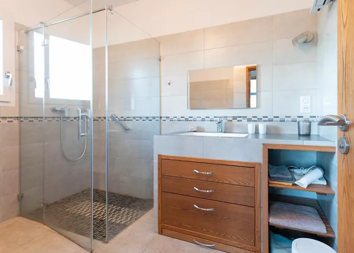 Helychrisa 3* Aleria (Corsica)