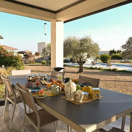 Bed & Breakfast Helychrisa 3*