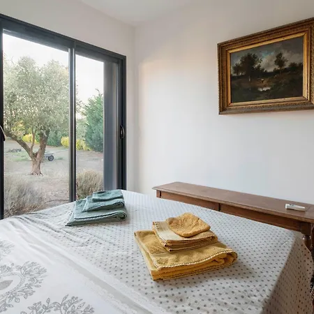 Helychrisa Bed & Breakfast 3*