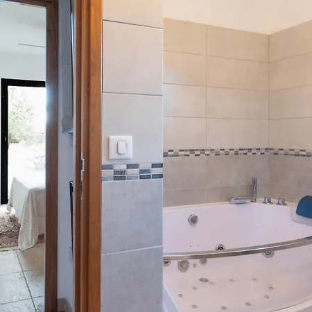 Helychrisa Bed & Breakfast
