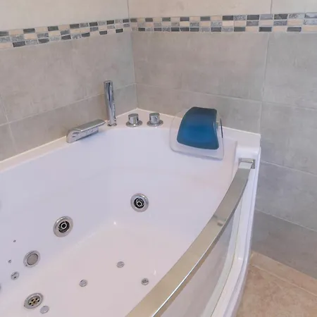 Helychrisa Bed & Breakfast 3*