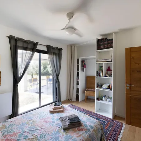 Bed & Breakfast Helychrisa 3*