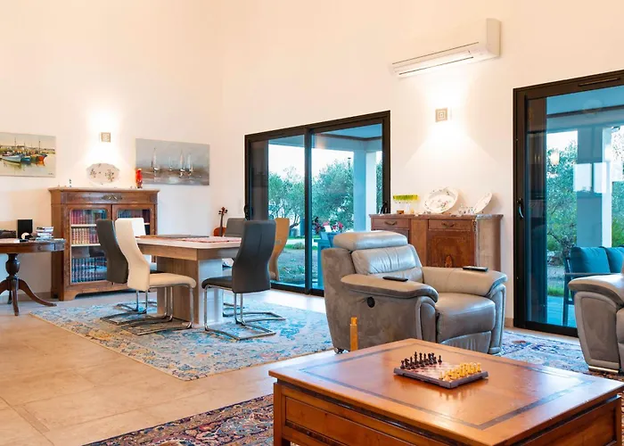 Helychrisa Bed & Breakfast